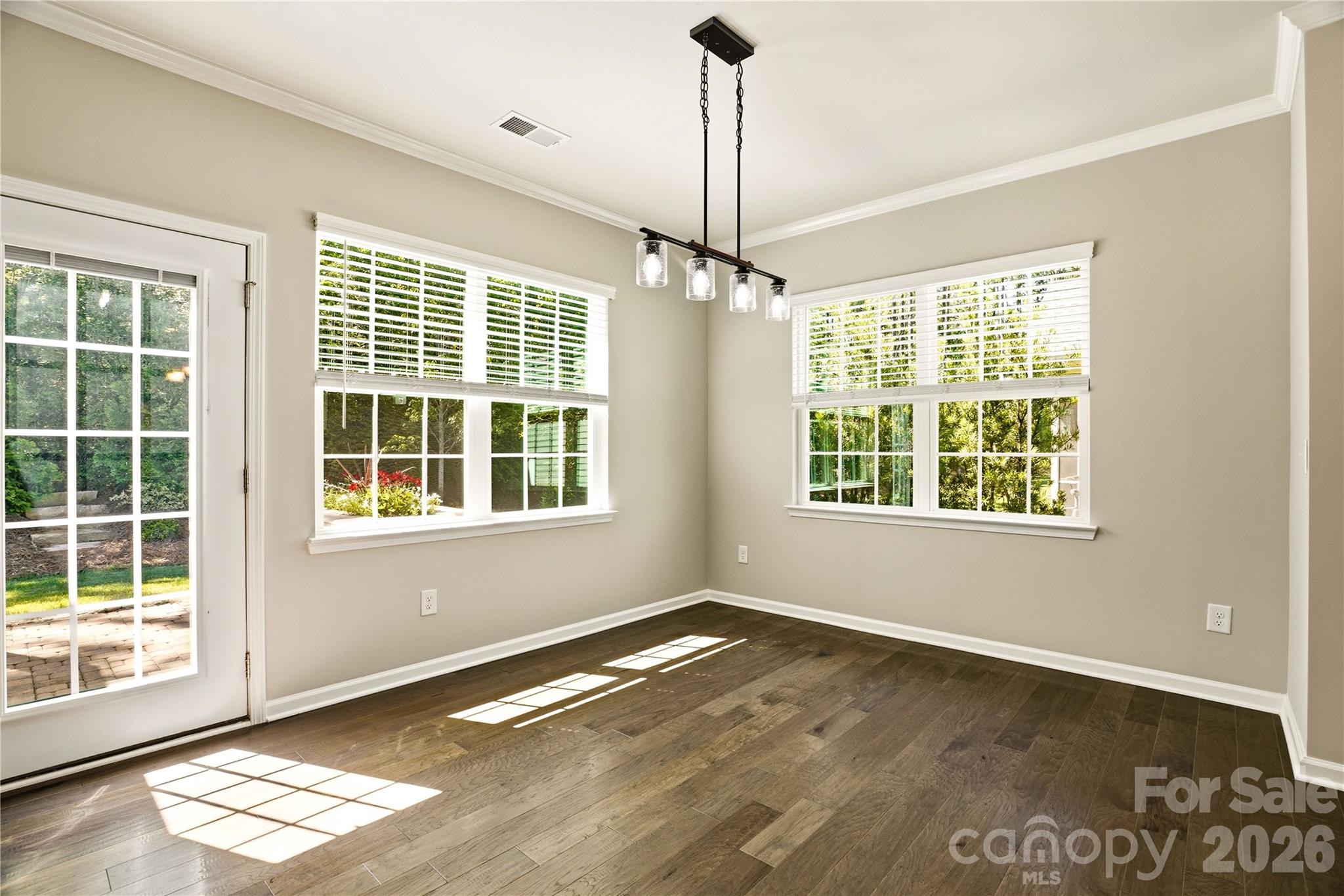 Imagery on Mtn Island - Residential