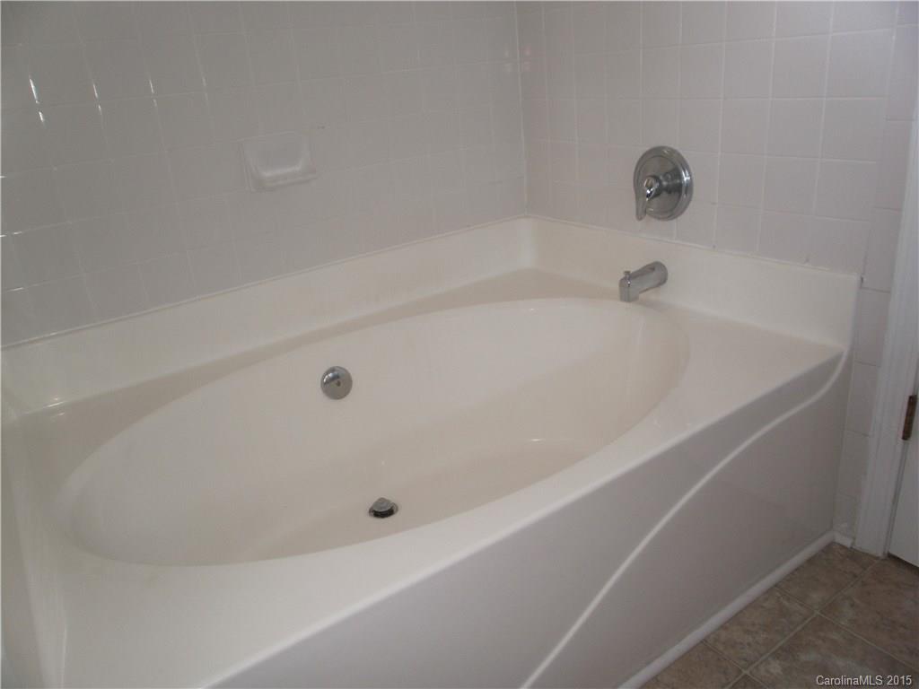 Hollythorn - Residential Lease