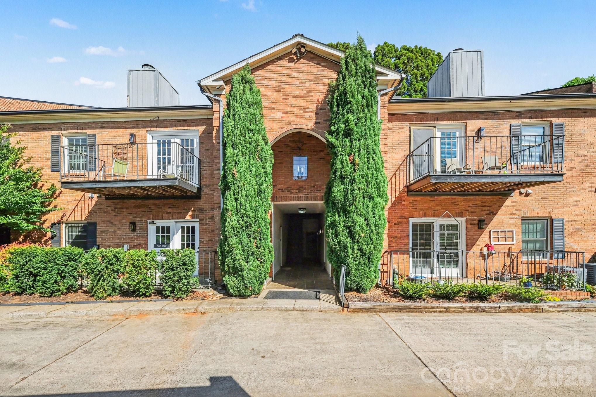 Don't miss out on this recently updated and freshly painted 2 bedroom condo on the first floor. New LVP floors and entire interior repainted in 2023. Updated stainless steel appliances, granite counter tops, tile back splash. Formal dining room, bright open floor plan, large primary bedroom with ensuite bath. Nice private patio off the living room. Unit includes 1 covered parking space and a small storage room in the large storage building behind the building. Great location near uptown.