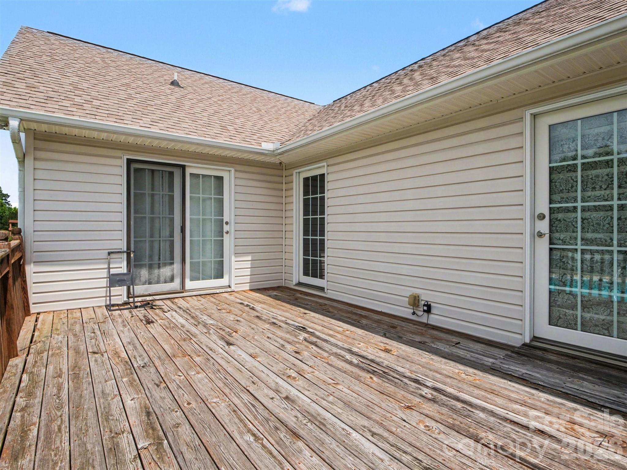 Deal Estates - Residential