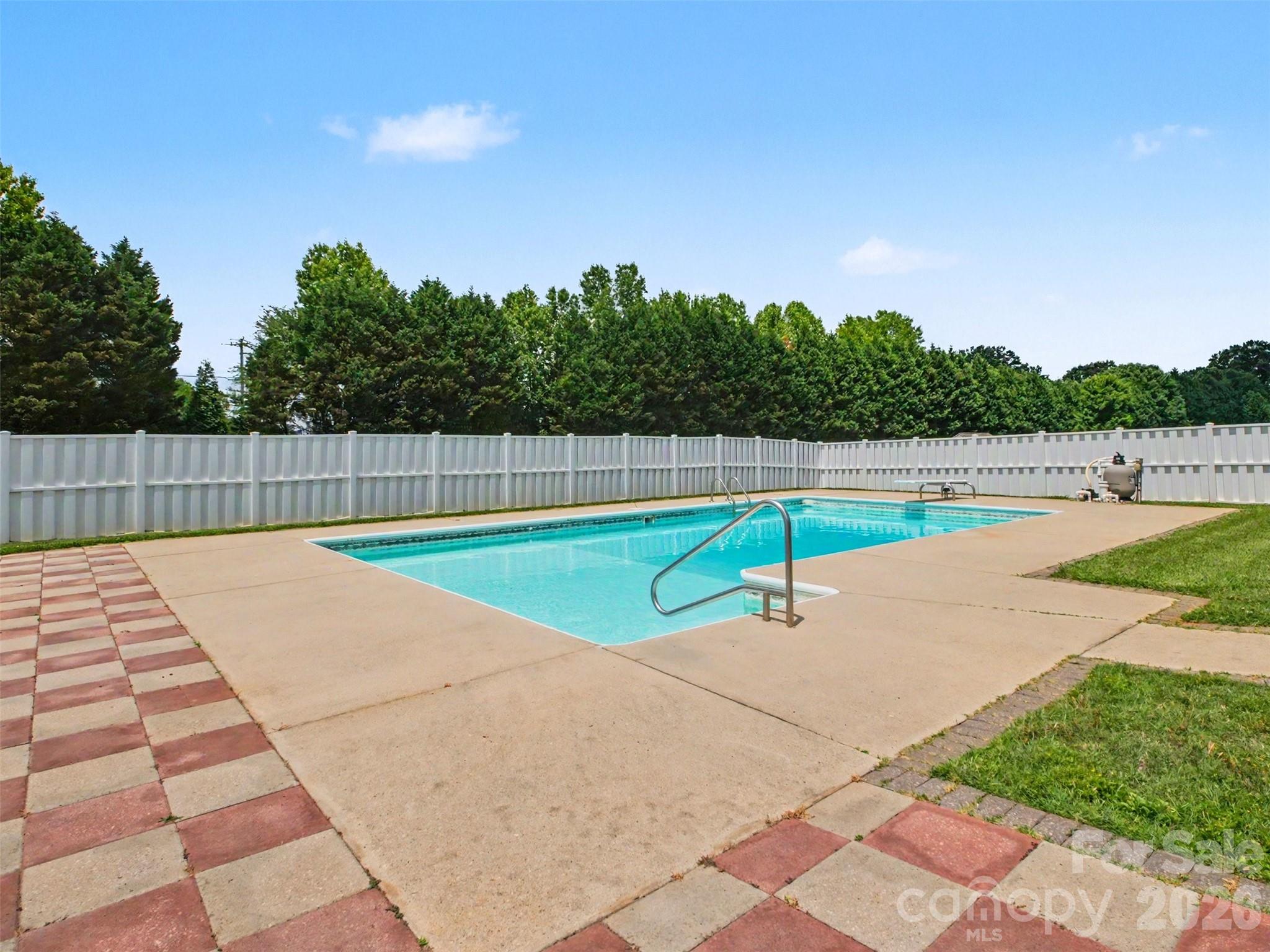 Deal Estates - Residential