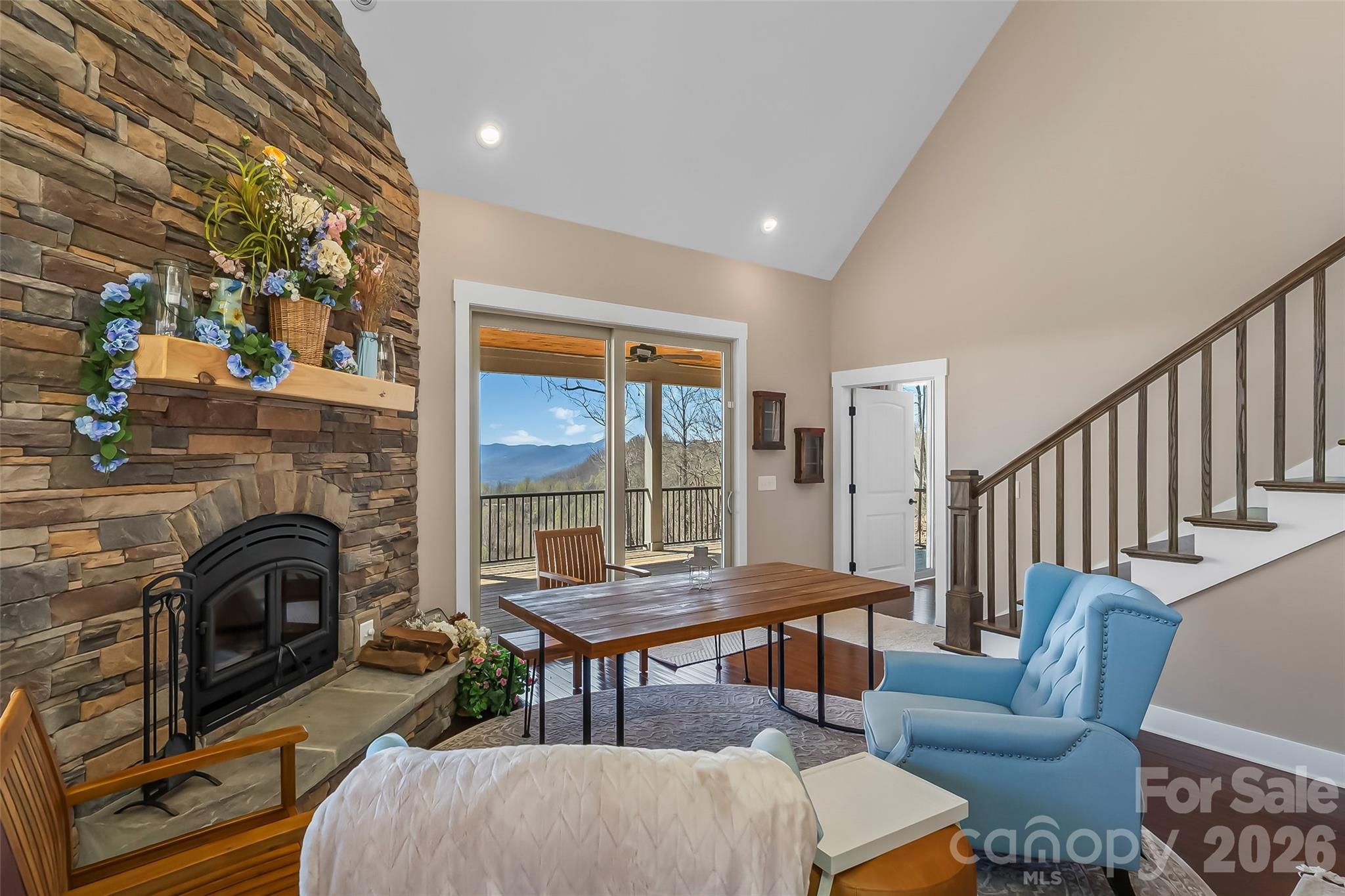 Pinnacle Mountain - Residential