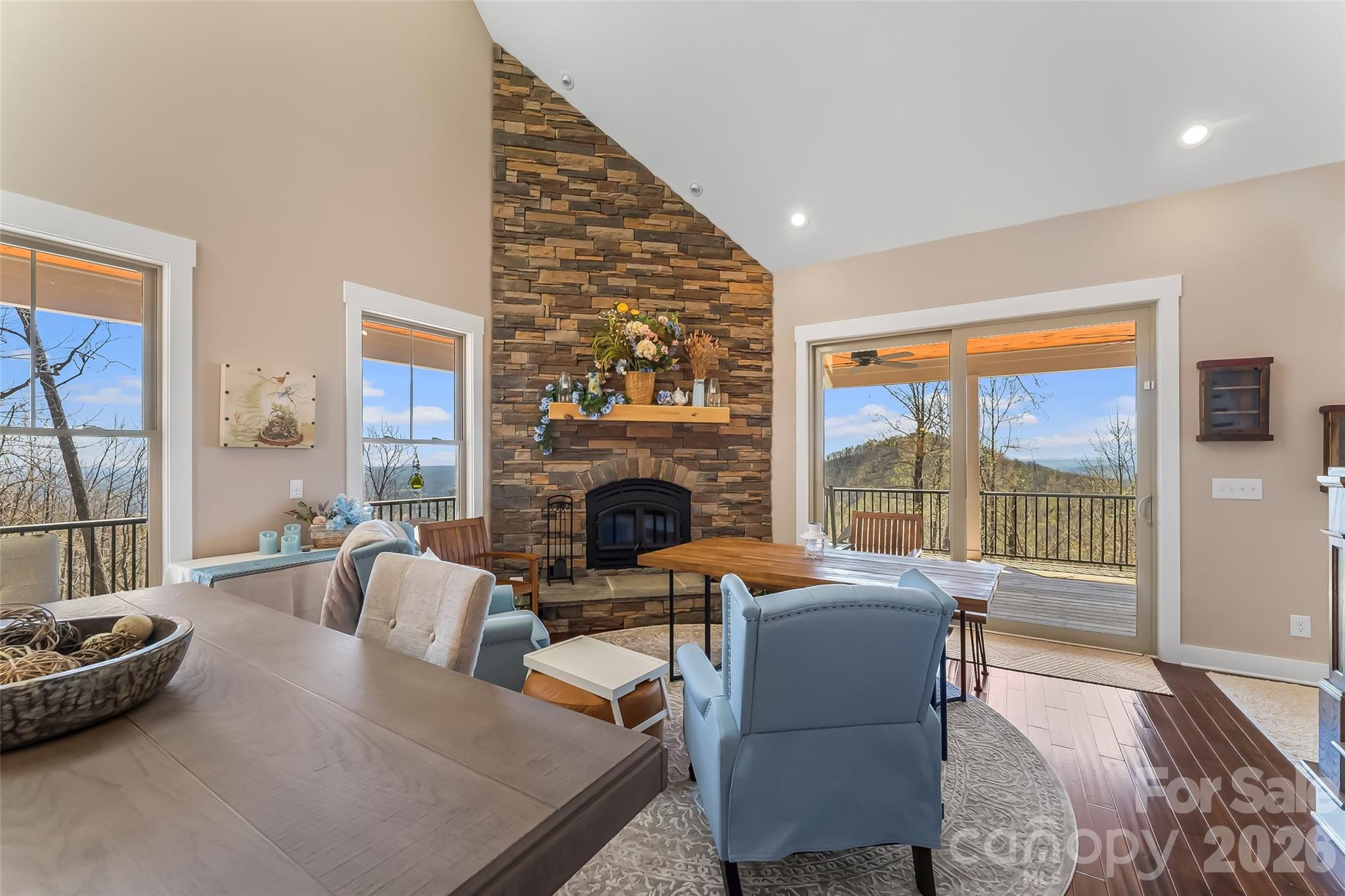 Pinnacle Mountain - Residential