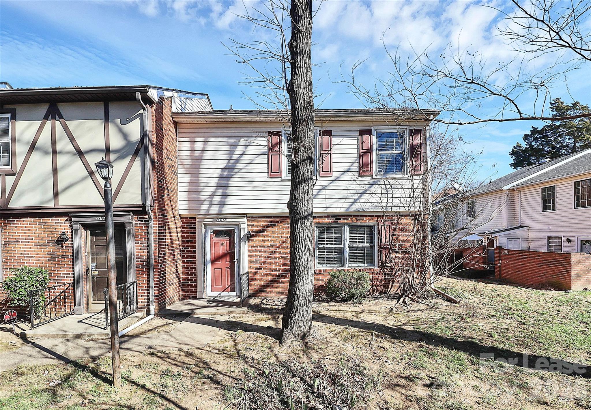 This 3BD/2.5BA end unit townhome in Lexington Commons was just renovated! Stunning kitchen with brand new appliances, white cabinetry and walk-in pantry. Laminate wood flooring throughout the first floor. Amazing location, just minutes from I-485, I-77, Carolina Place Mall and tons of dining, shopping and entertainment options. View it today!

Pet Policy: Cats and small dogs ONLY, $250 Non-refundable pet fee per pet + $20/Month pet rent per pet
Technology Fee: $20/Month