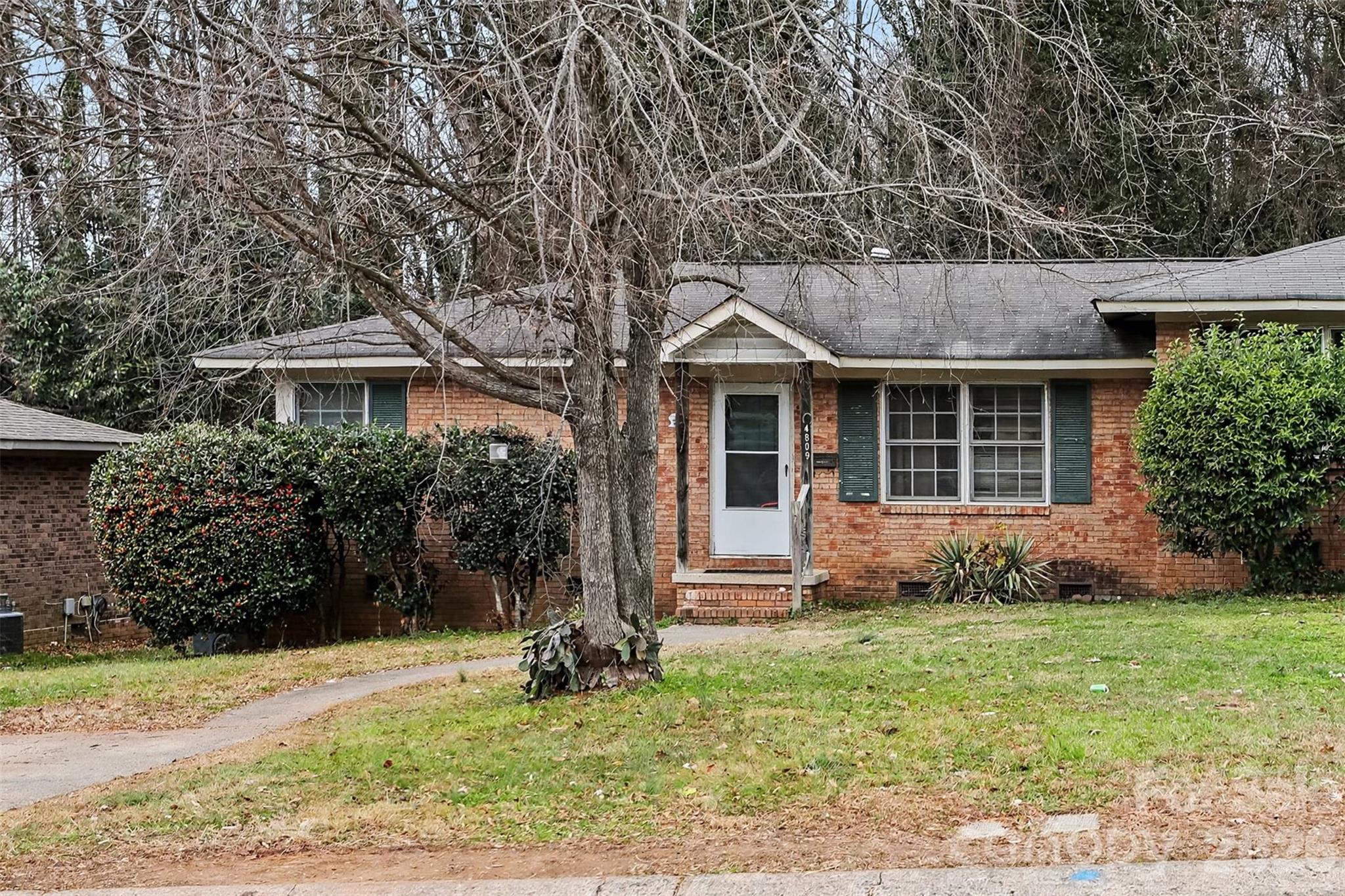 Lake Plaza - Residential Income