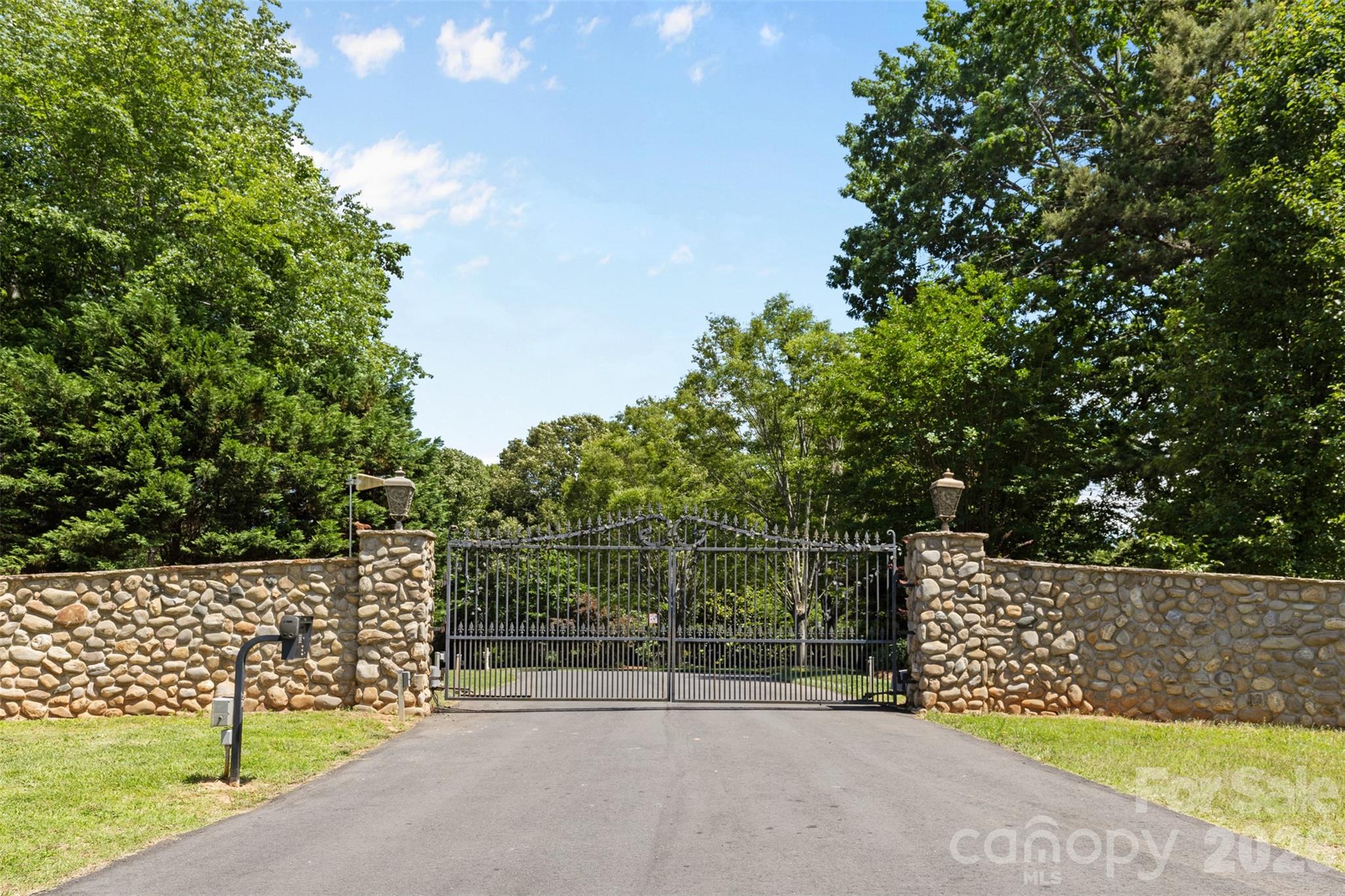 Saratoga Woods - Residential