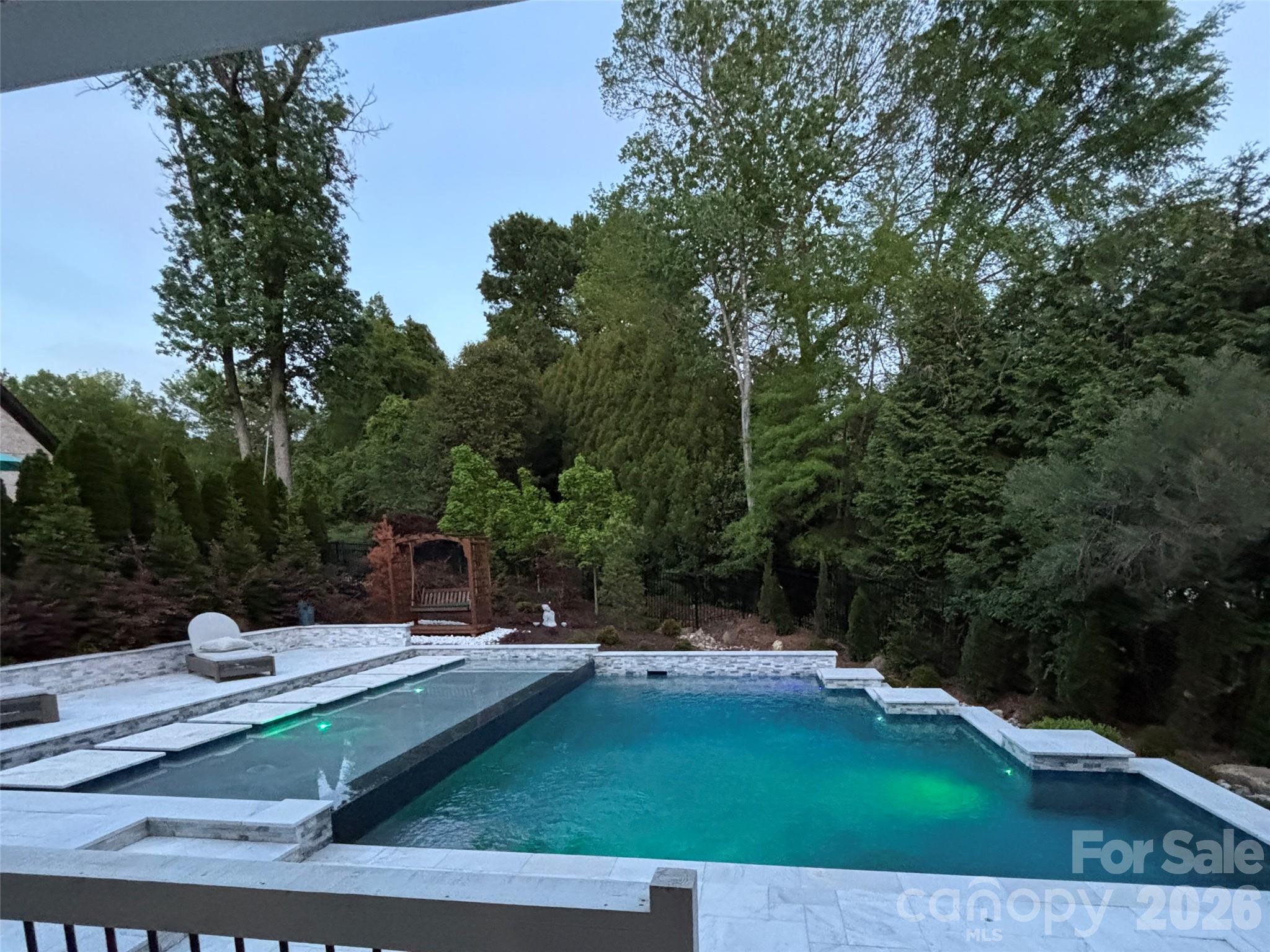 Mia Manor - Residential
