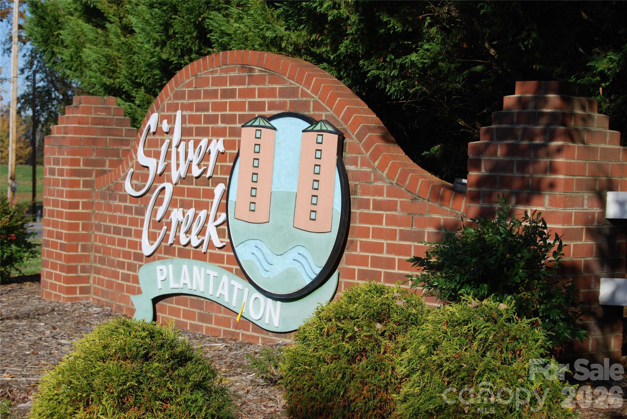 Easy building lot on prestigious Silver Creek Plantation Golf Course. Build your dream home overlooking the 17th green of this Tom Jackson design layout in Burke County's finest Private Community which also boasts walking trails, fishing pond and a swimming pool. Community offers a welcoming Clubhouse, restaurant, pro shop, locker room, meeting rooms and social activities. Silver Creek Community is located less than 15 from one of Americas Top 10 Cleanest Lakes, multiple State Parks, hiking, biking, breweries and wineries, restaurants and just 45 minutes form Asheville. All this an NO CITY TAXES. Come see this special community and Golf Course.