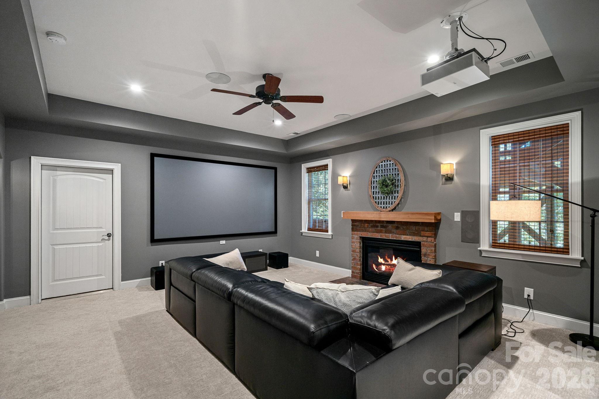 Treetops At Cowans Ford - Residential