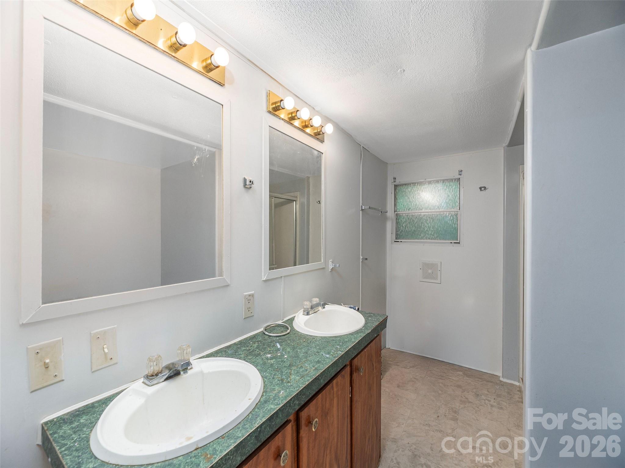 Holly Ridge - Residential