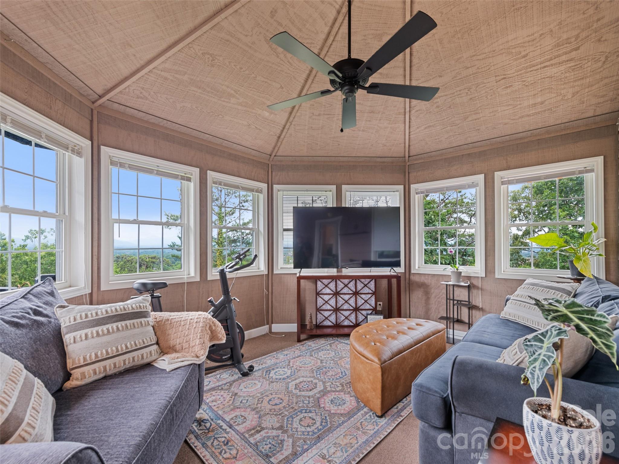 Hamburg Mountain - Residential