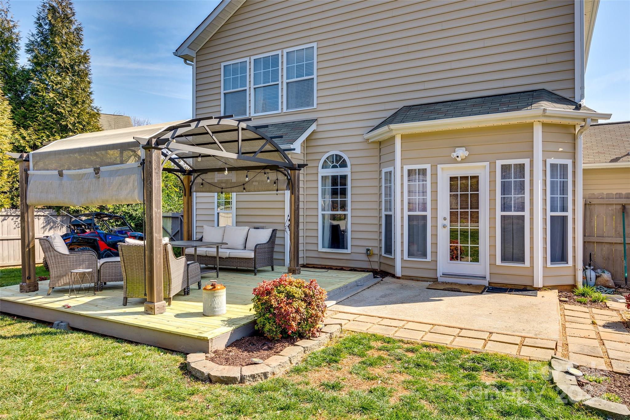 Ridge Pointe - Residential