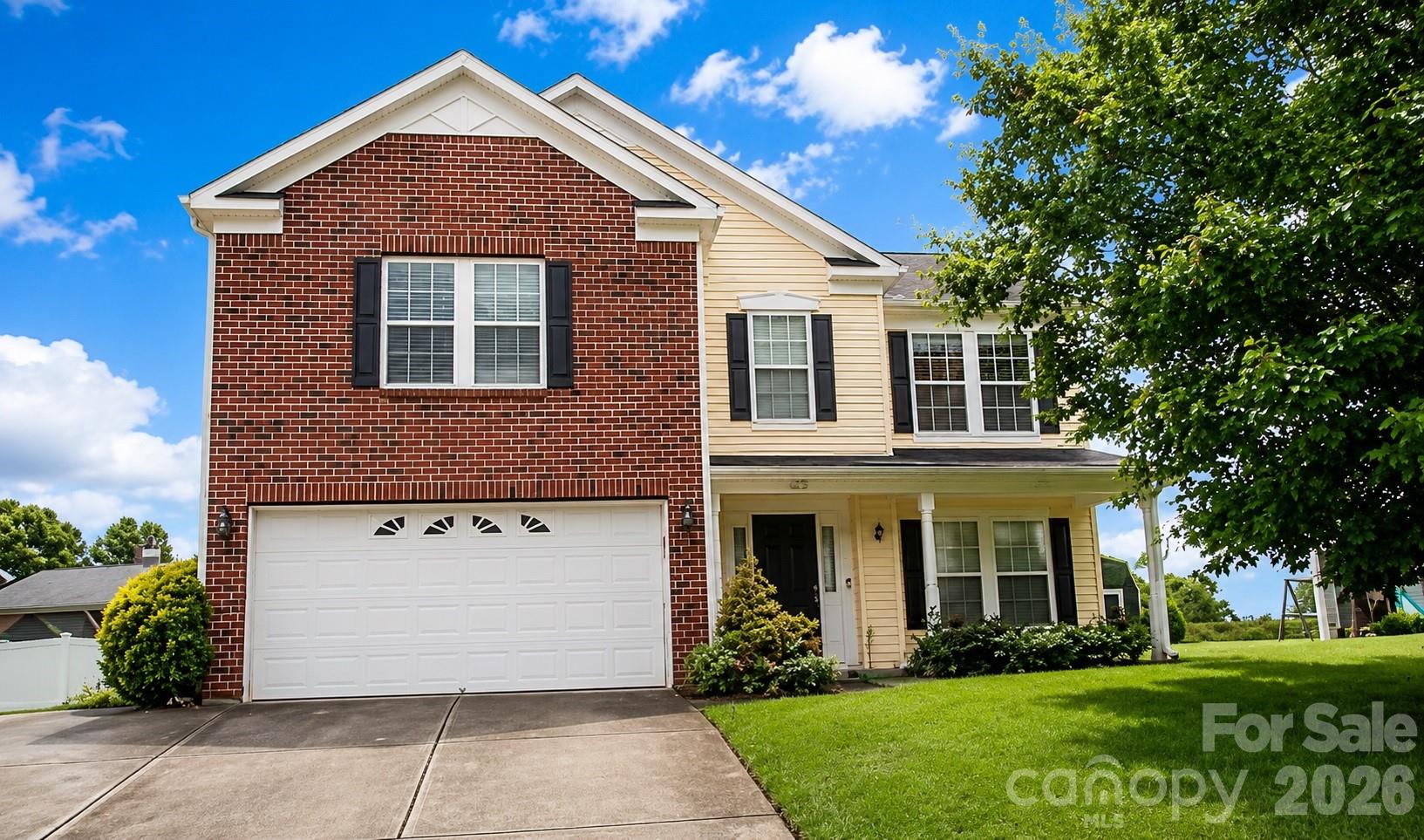Priced to sell NOW!  This amaing OPEN 2 Story is located on a beautiful piece of land inside the desired Longlea Estates subdivision.  Home is large and features roomy bedrooms and a loft upstairs.  Upon entering you will find an open floorplan with a diningand living area combo along with a family room.  Move in ready.