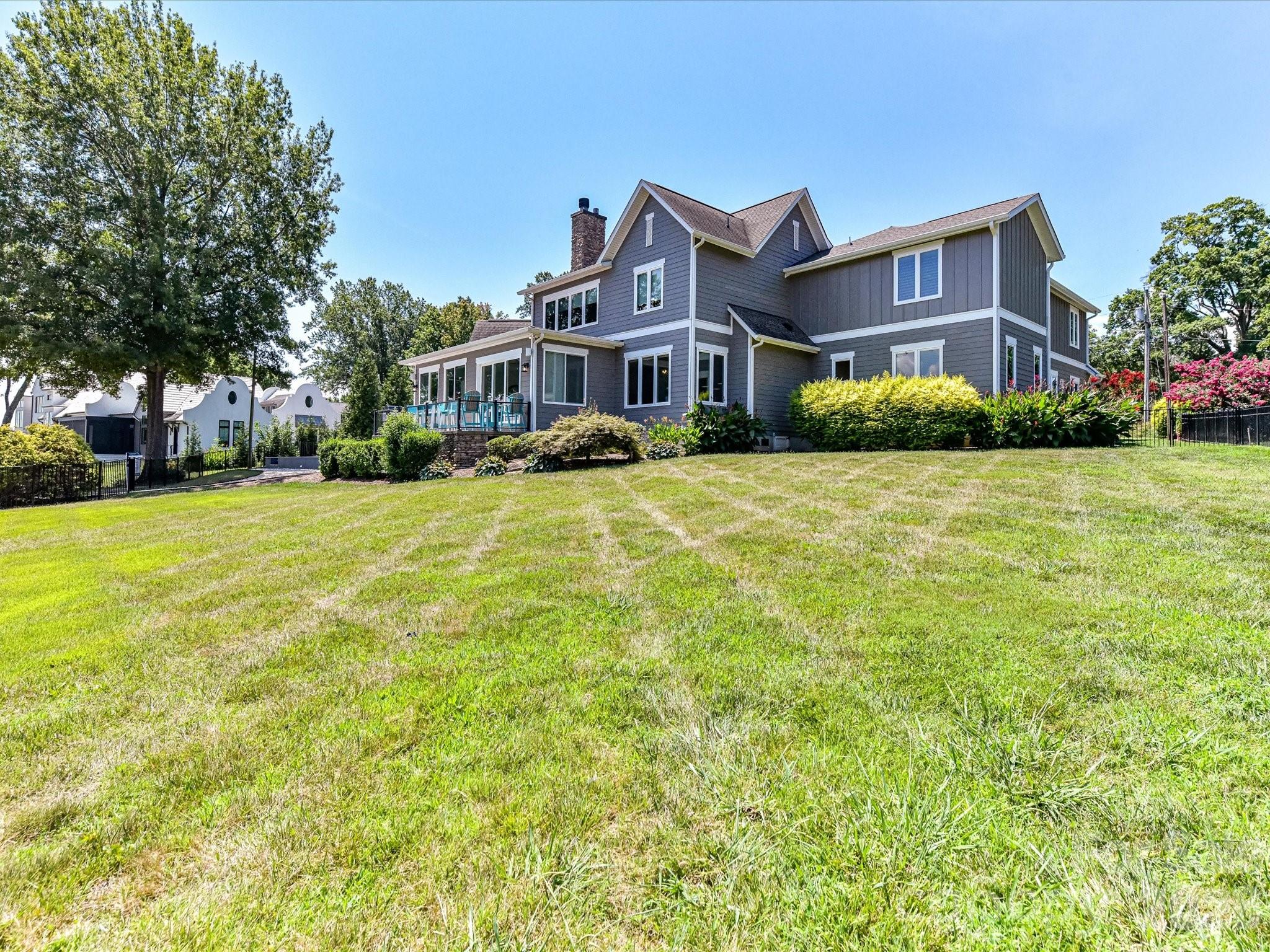 Point Largo - Residential