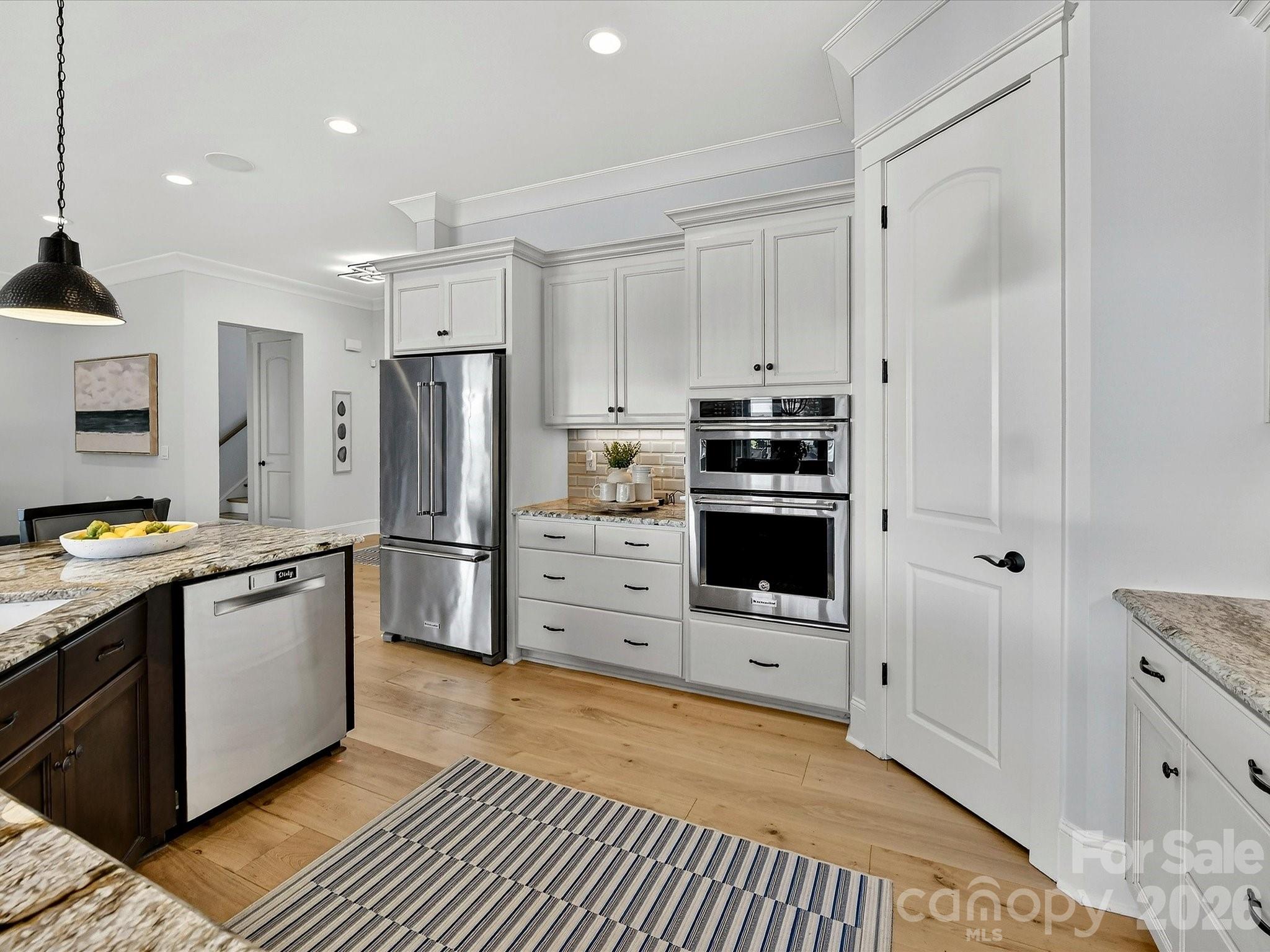 Point Largo - Residential