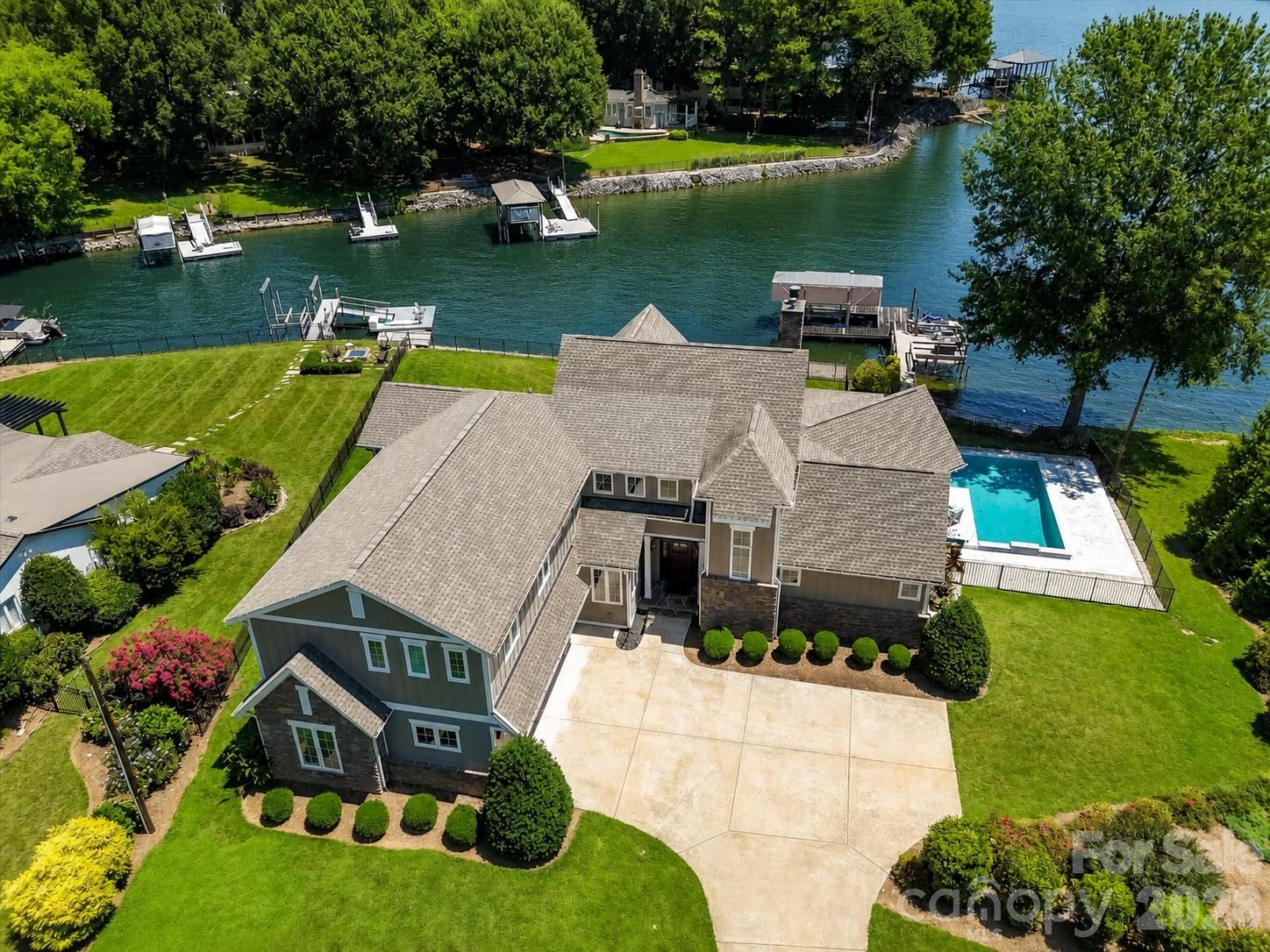 Point Largo - Residential