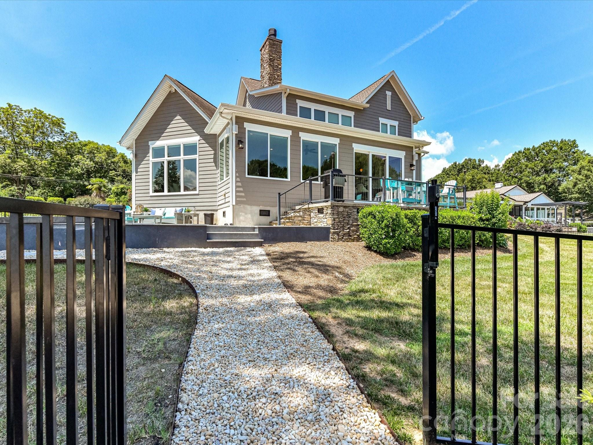 Point Largo - Residential