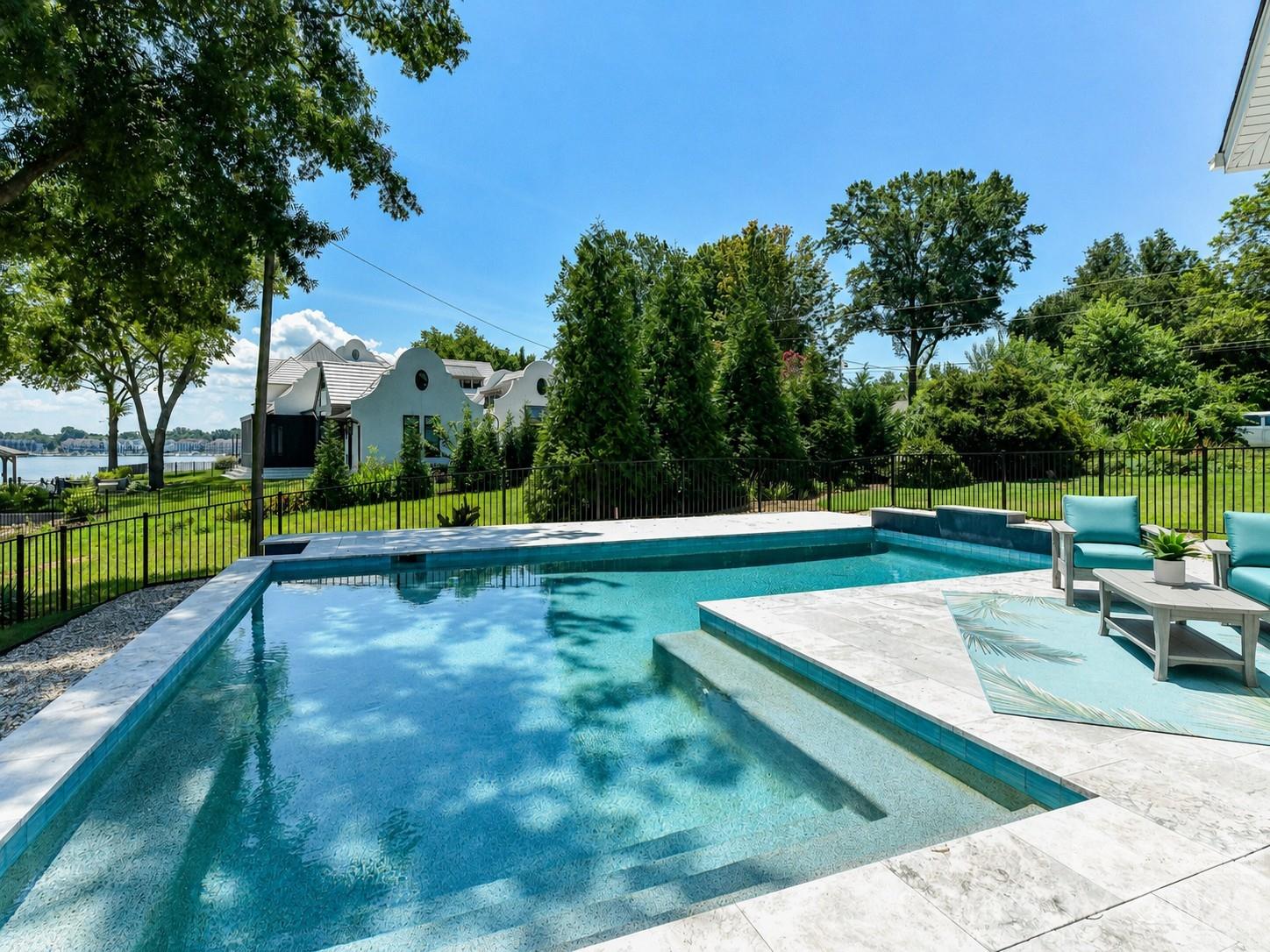 Point Largo - Residential