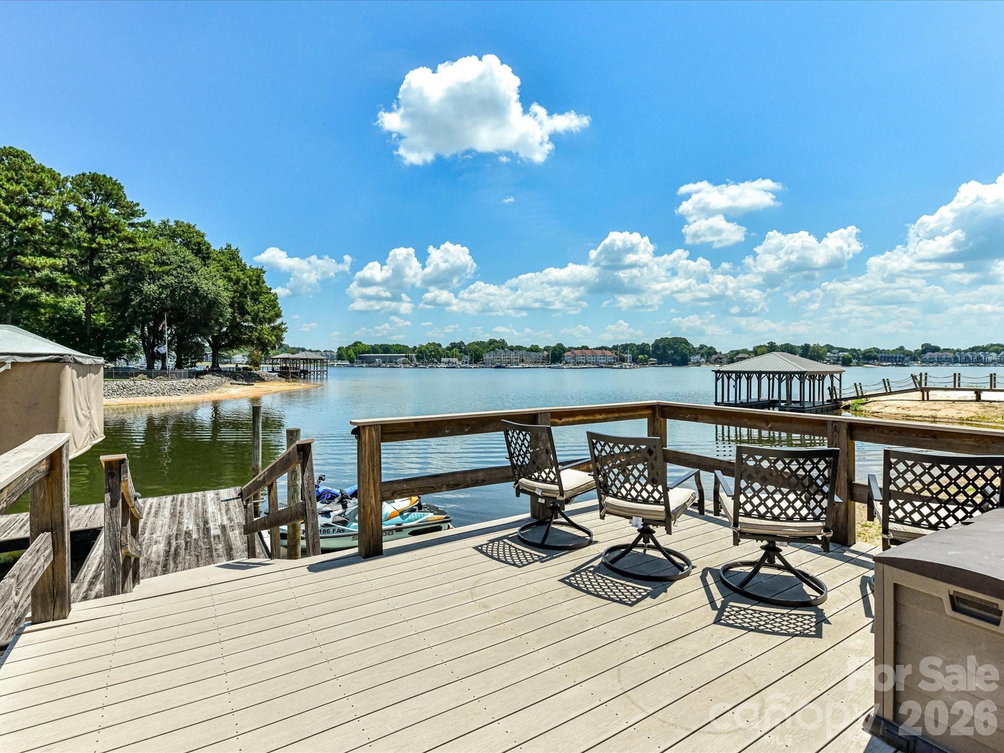 Point Largo - Residential