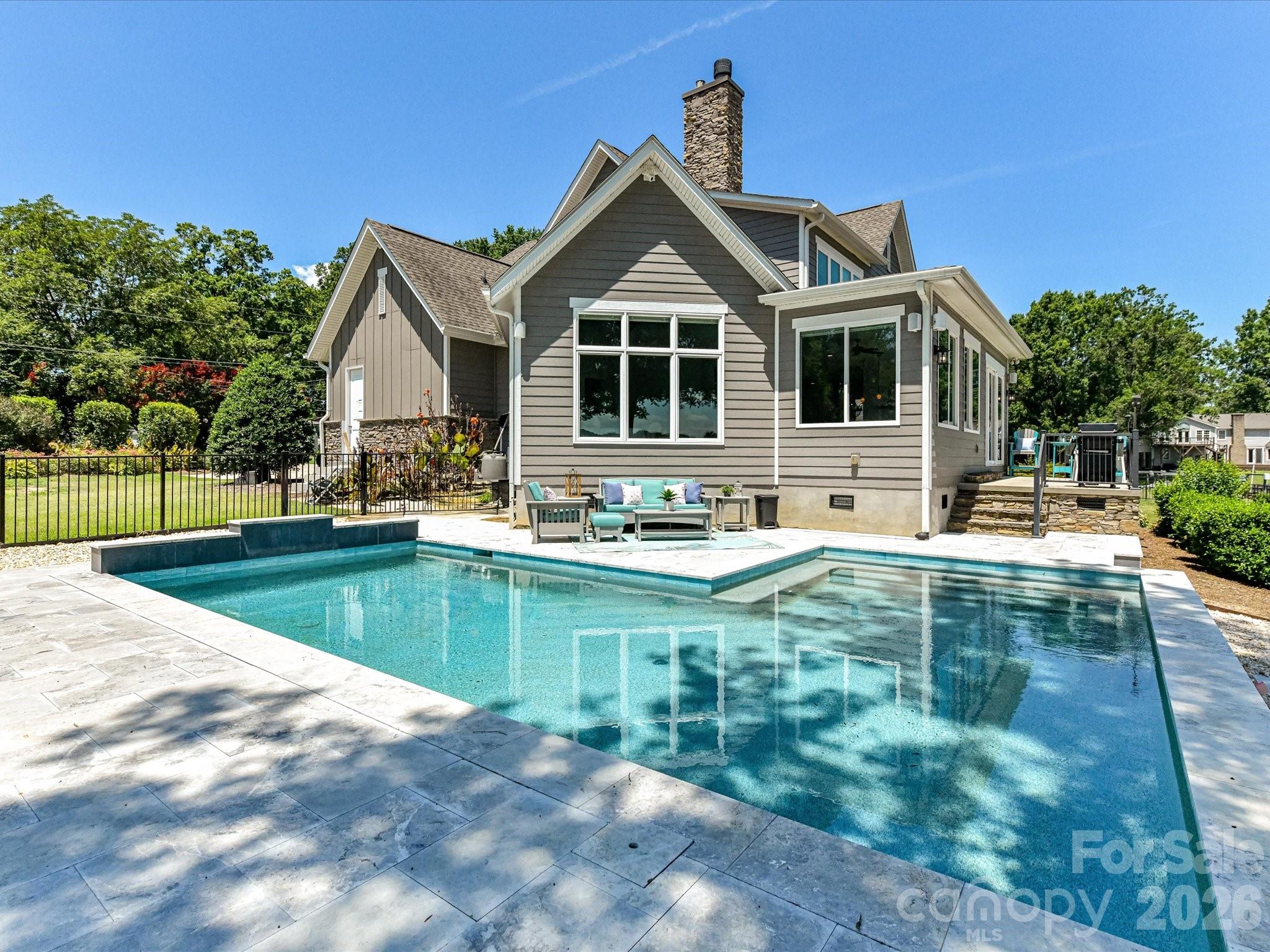 Point Largo - Residential