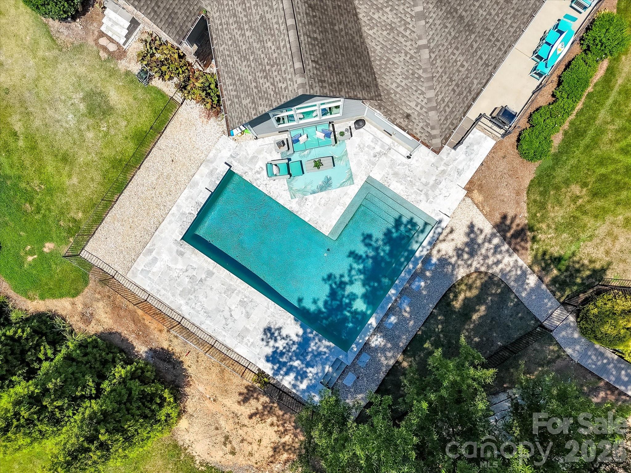 Point Largo - Residential
