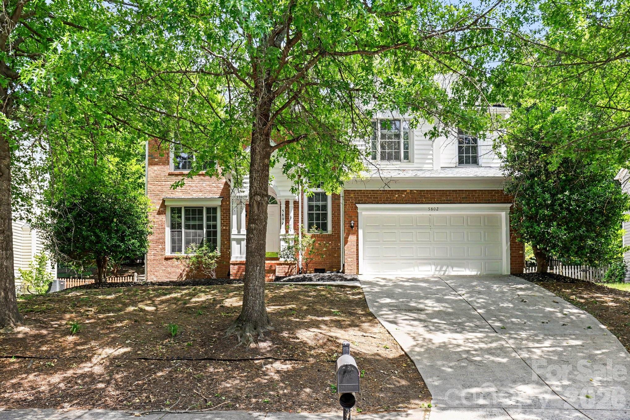 Perfectly situated near Highland Creek Elementary, this 4-bedroom home features an open floor plan with vaulted ceilings and elegant hardwood flooring. The updated kitchen shines with premium granite countertops and a tile backsplash, while the primary suite offers a spa-like retreat with a garden tub and dual vanities. This residence boasts a spacious 2-car garage and access to resort-style community amenities. Convenient to Ridge Road Middle and Mallard Creek High, this home combines modern upgrades with an ideal location. Schedule your tour today!