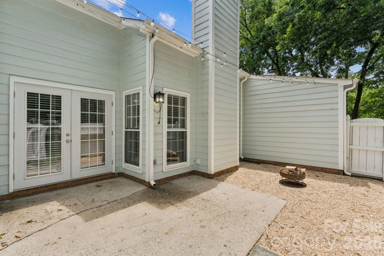 Renaissance On Carmel - Residential