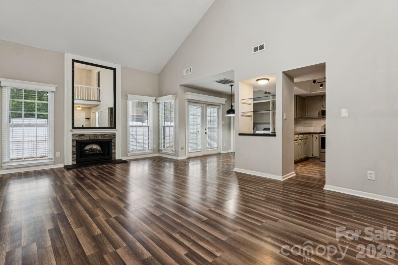 Renaissance On Carmel - Residential