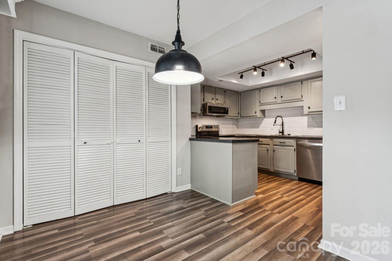 Renaissance On Carmel - Residential