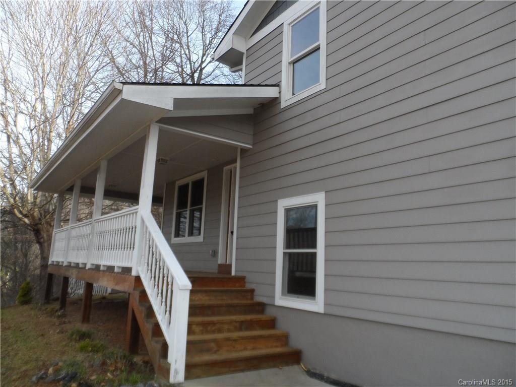 Beautiful views and large decks in this wonderful well-maintained home. Peaceful mountain setting yet only 3 miles from town. Home offers a gazebo,storage shed, fireplace and beautiful hardwood floors.Sellers/agents make no representations. Buyers/agents advised to verify all info and perform all inspections. Info taken from public records.