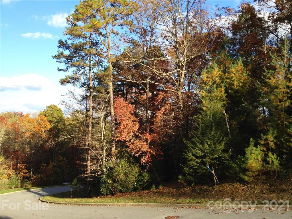Straus Park - Land