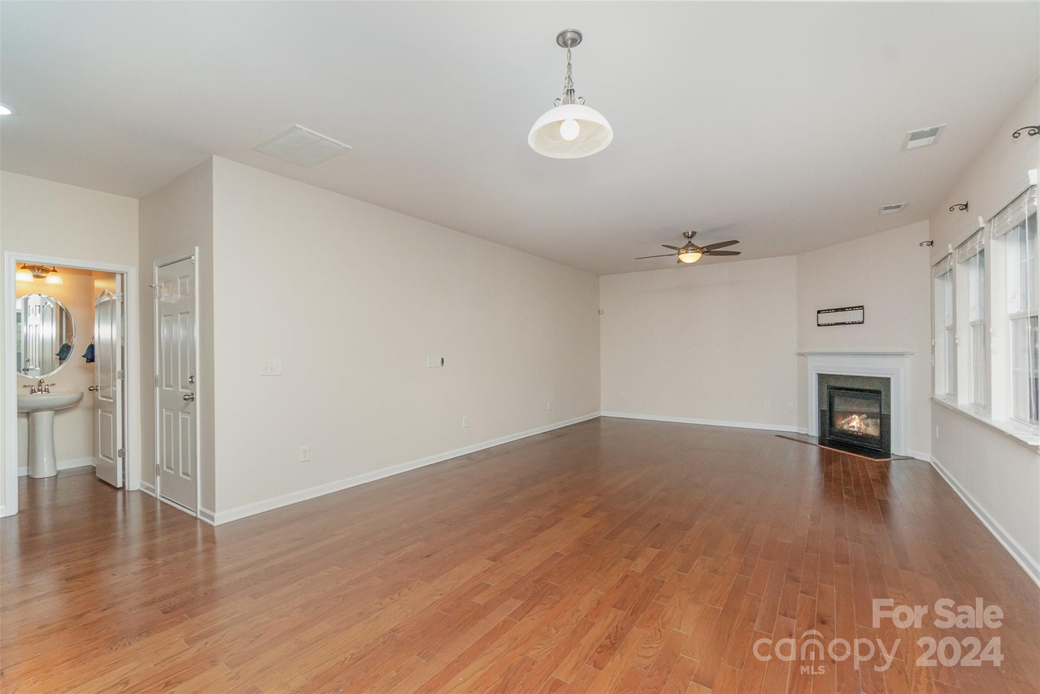 FULLERTON PLACE - Residential