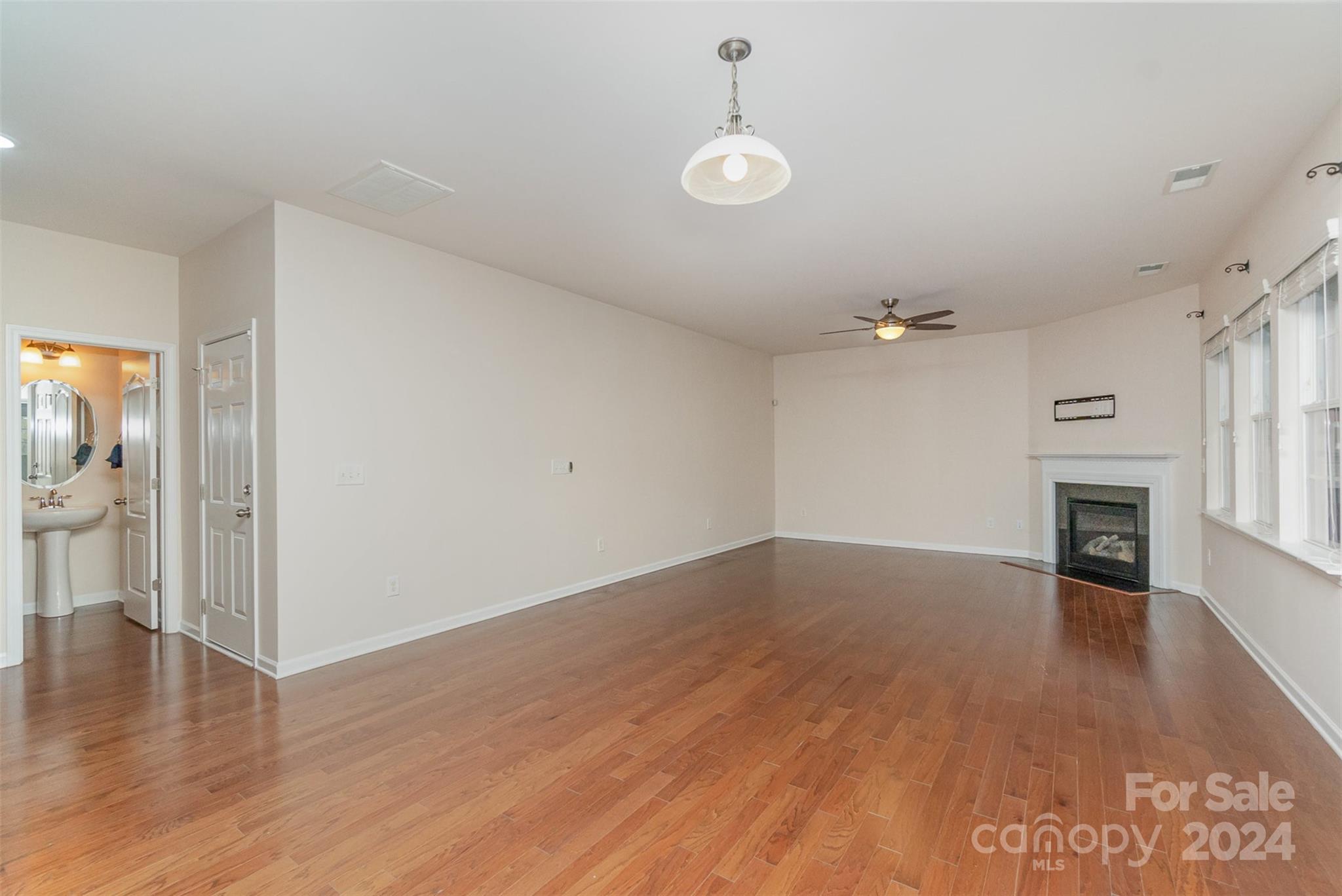 FULLERTON PLACE - Residential