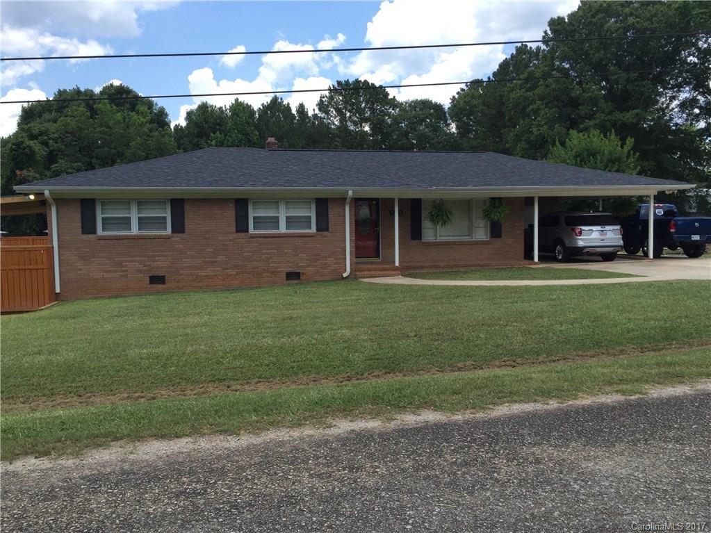 Beautiful full brick home sitting on 2 acres.  3 bedrooms and 2 full baths.  Perfect entertaining area with in-ground pool.  Very well cared for.  Brand new appliances.  11 miles from Giti Tire, 30 minutes to Charlotte, 10 minutes to Lake Wateree, and 30 to Columbia.