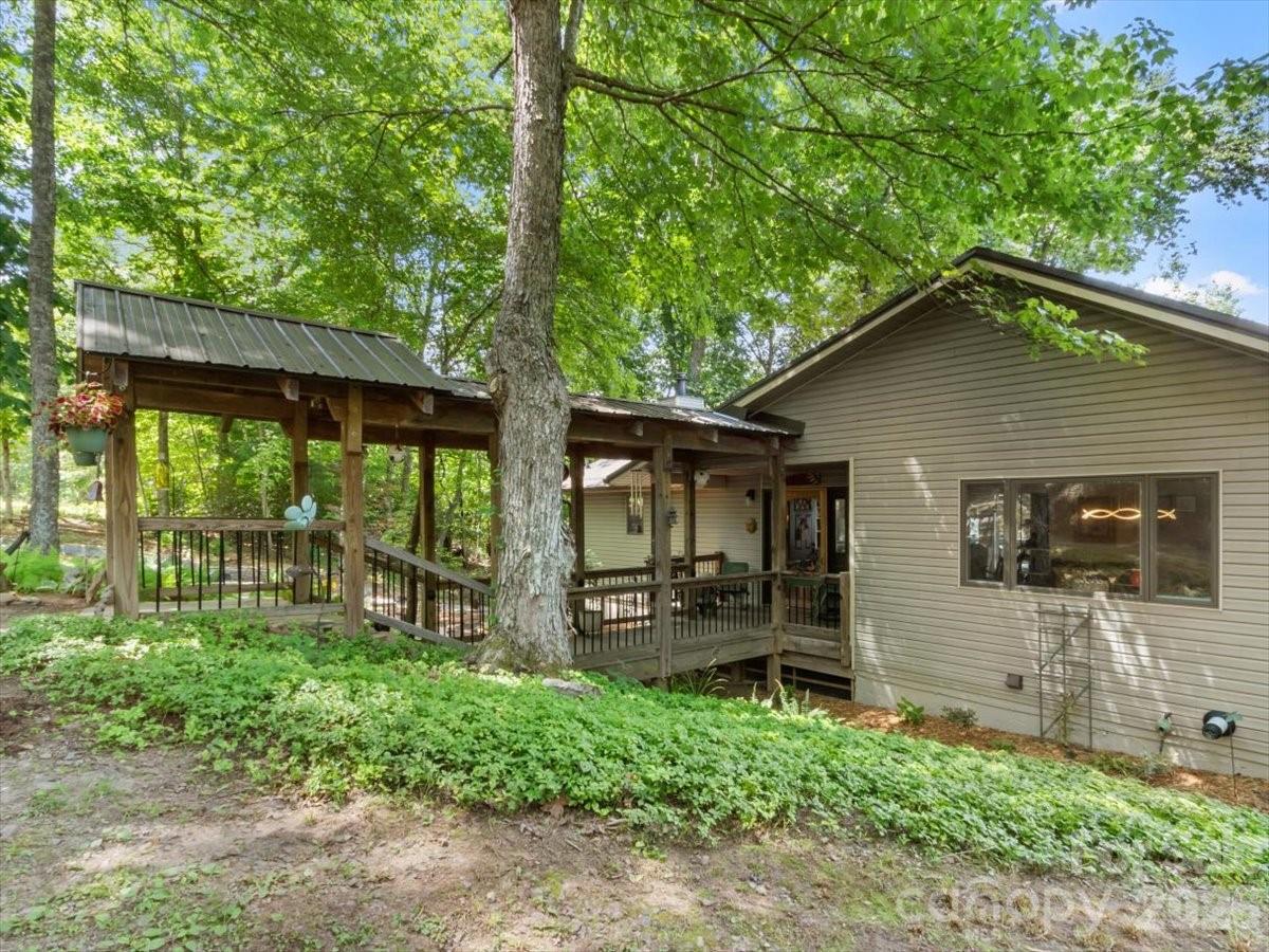 Moonshine Mountain - Residential