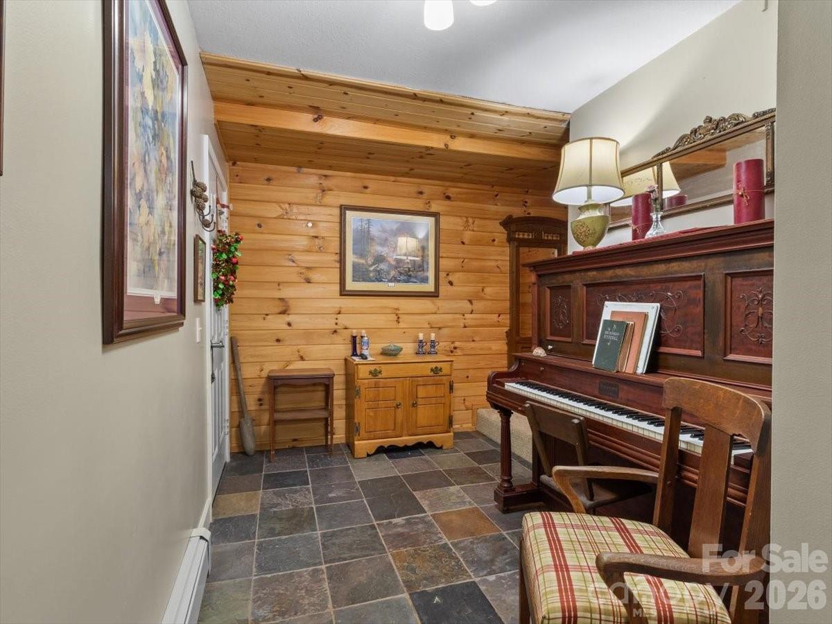Moonshine Mountain - Residential