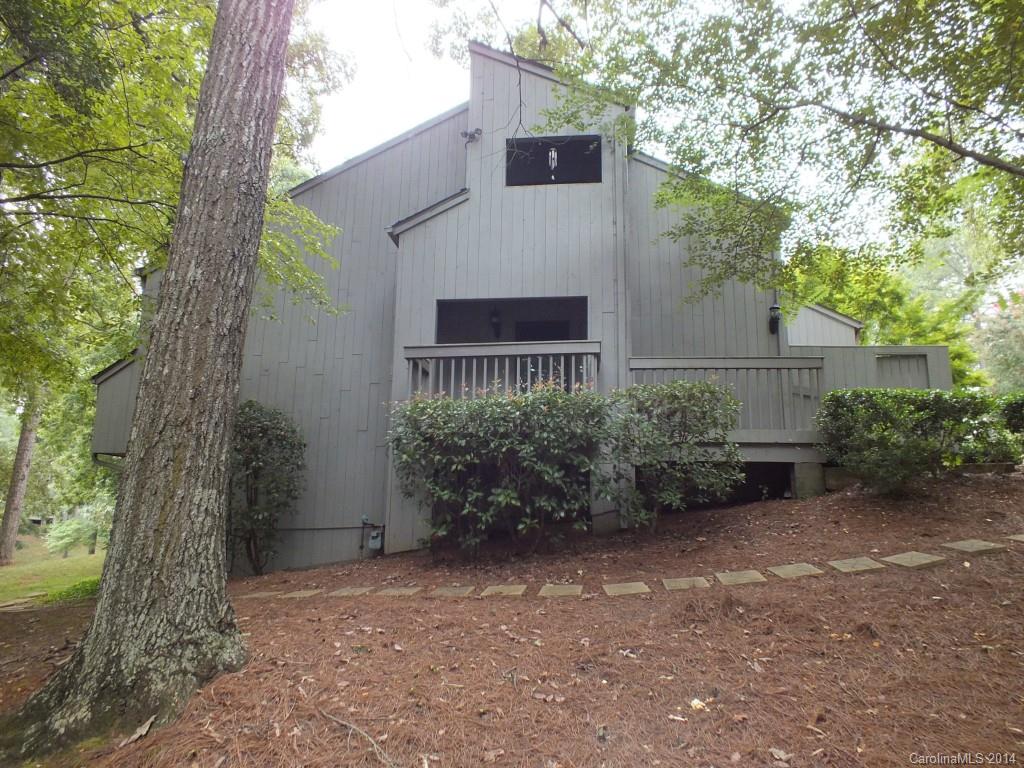 Great end unit town home in a gated community with a lot of amenities. Community has access to pool, country club, and tennis courts. Large MBR with loft and full bath on upper level.  4 bedrooms and 3 full baths.  Home has access to pier.  Priced below tax value!  Move in with equity.  Great Clover school system. Located close to shopping & restaurants.