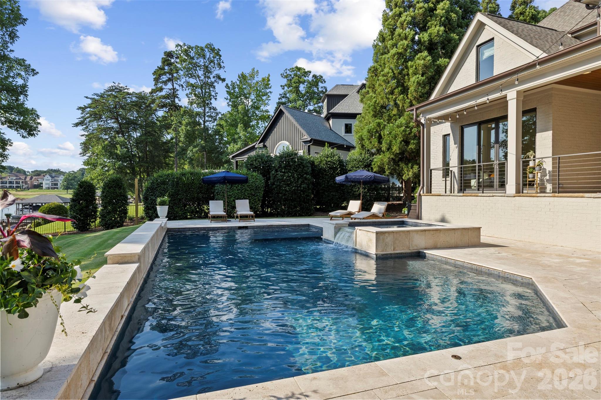 The Peninsula - Residential