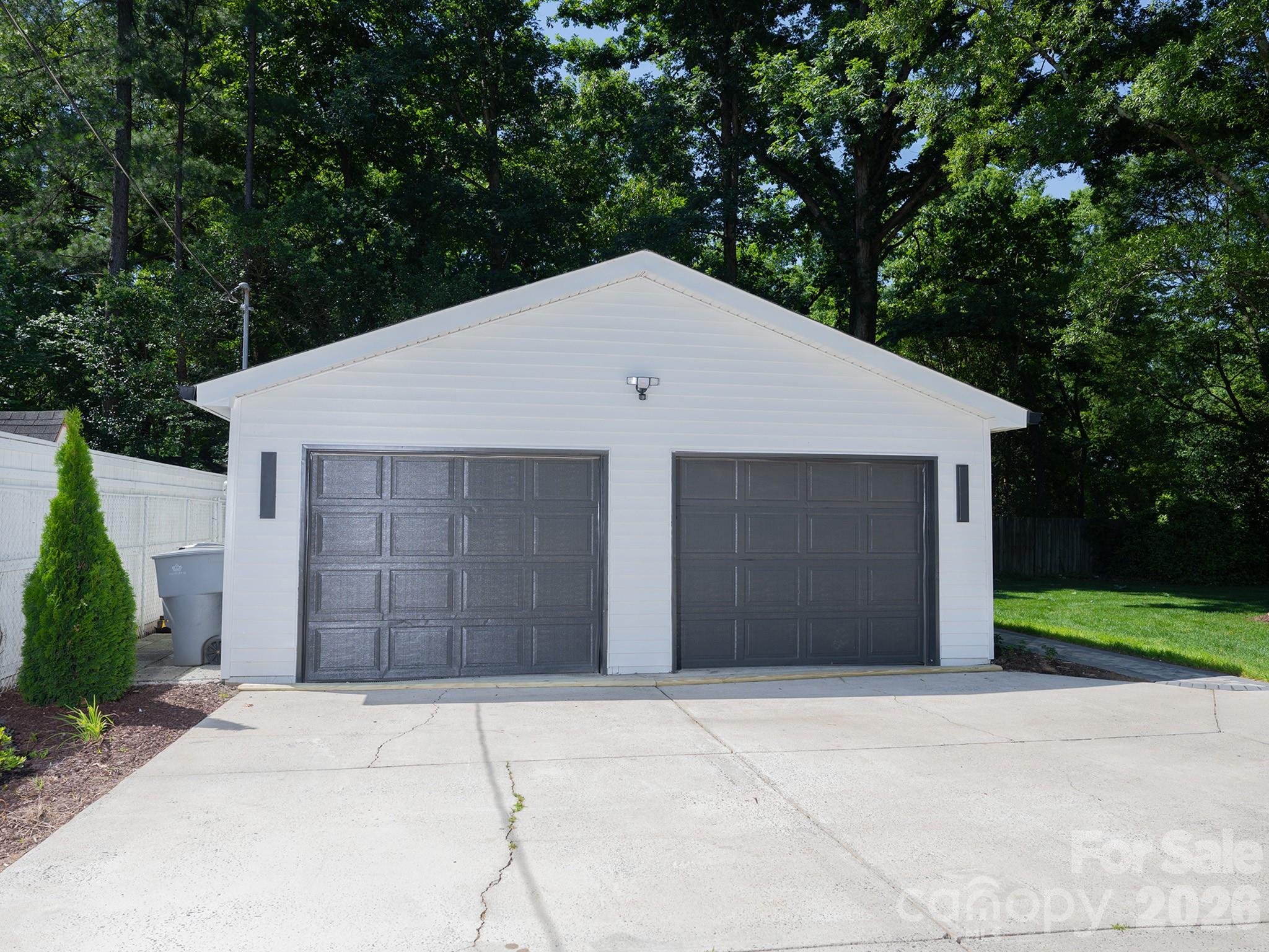 Royal Oaks - Residential