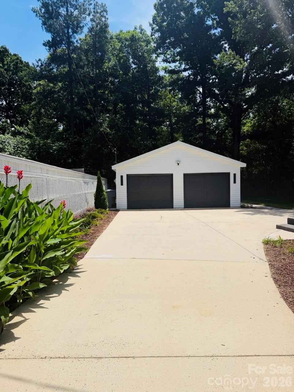 Royal Oaks - Residential