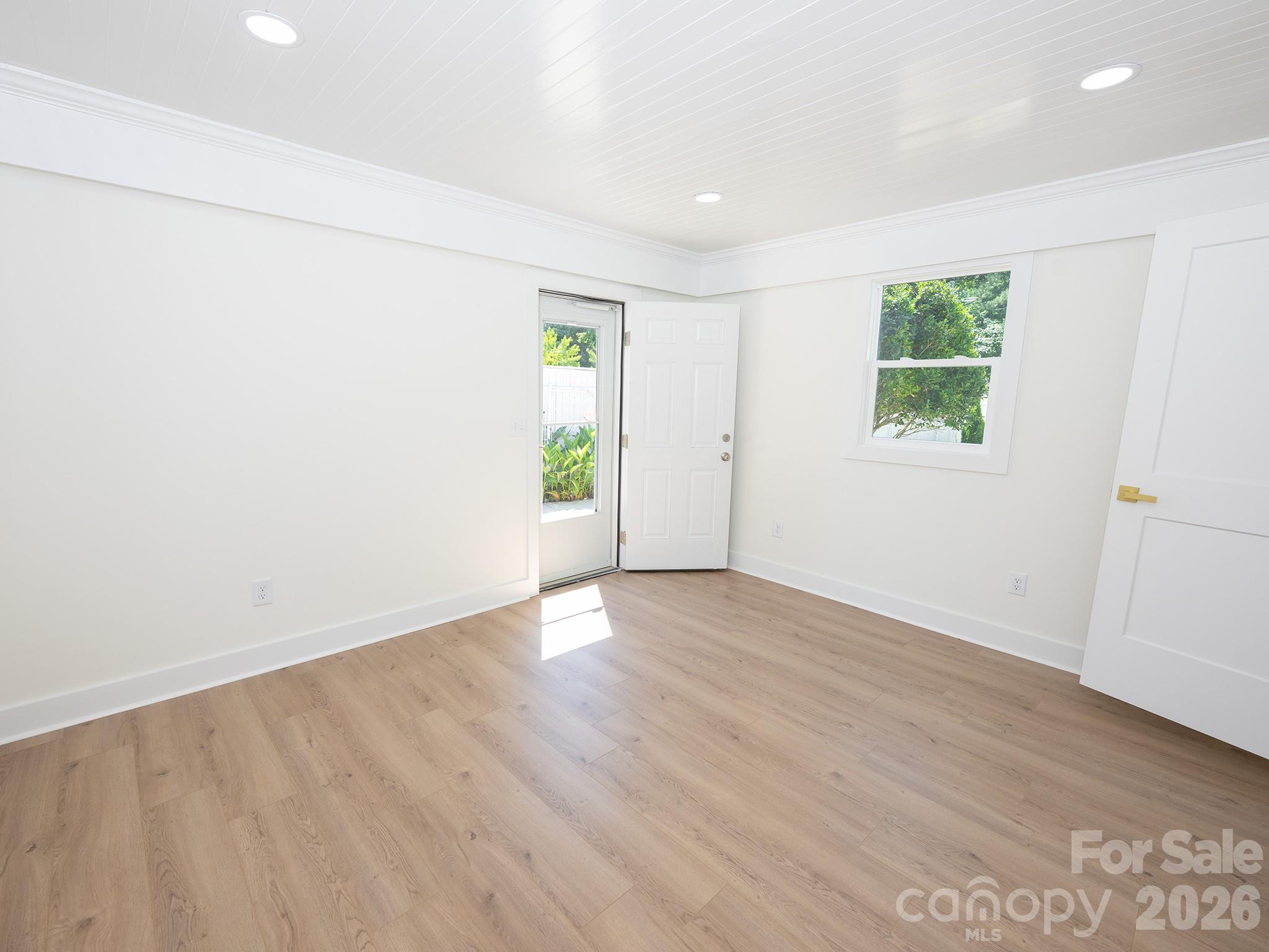 Royal Oaks - Residential