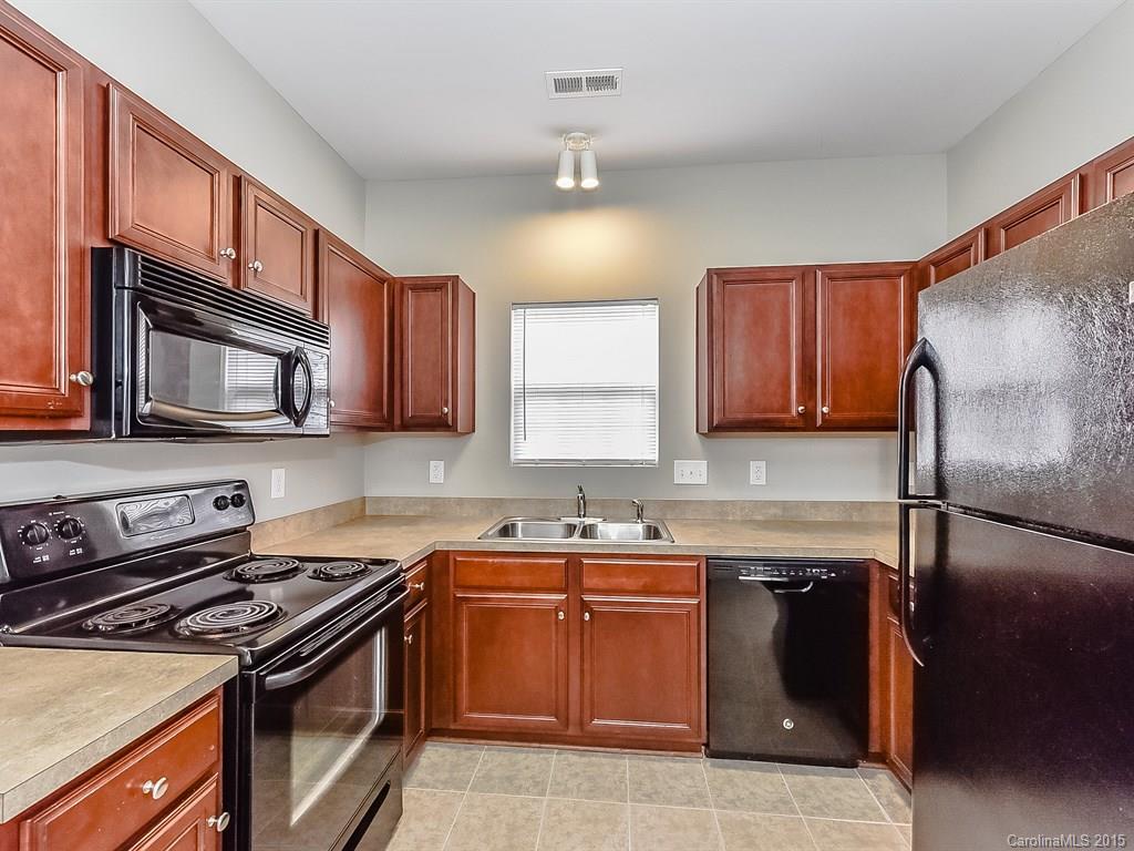 Makayla at Huntington - Residential