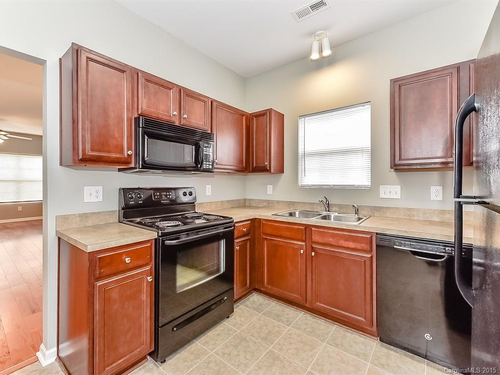 Makayla at Huntington - Residential