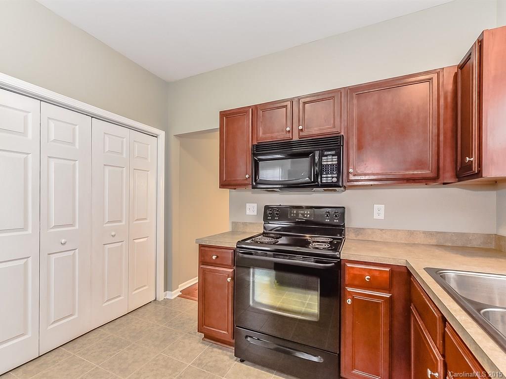 Makayla at Huntington - Residential