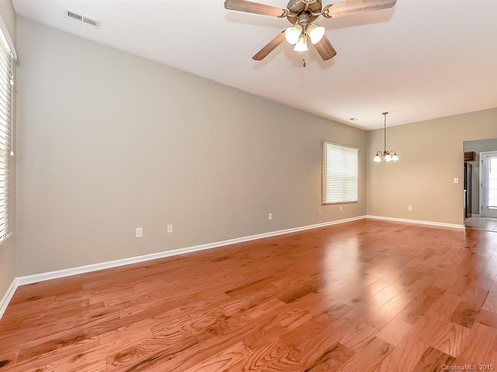 Makayla at Huntington - Residential