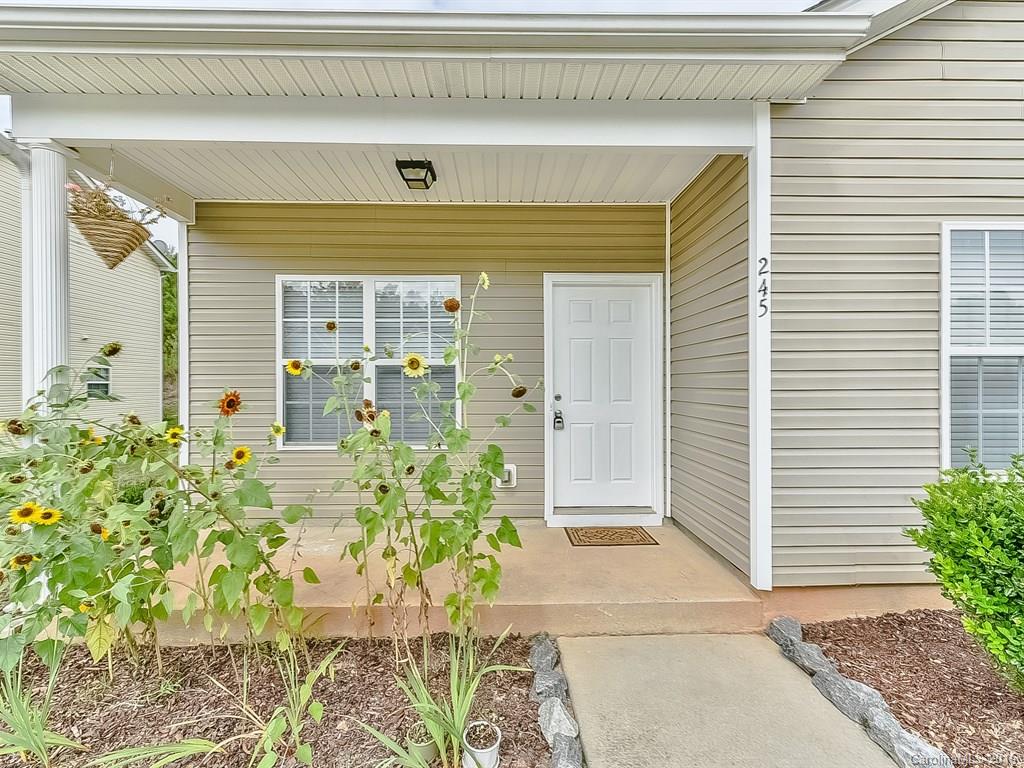 Makayla at Huntington - Residential