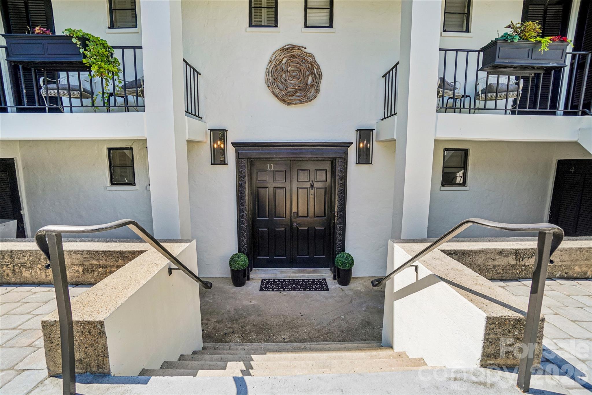 L'Auberge Condominium - Residential