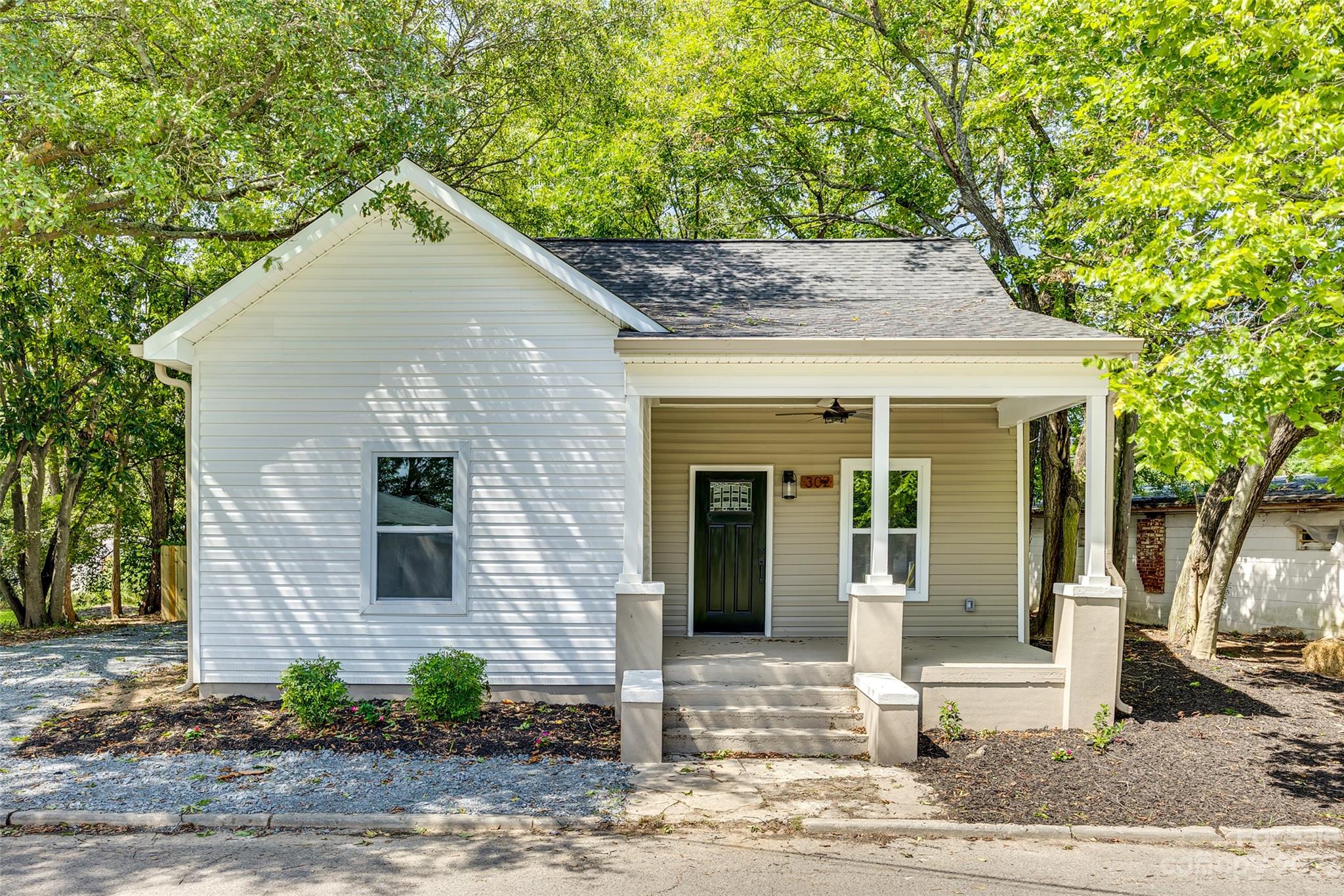 Welcome to this beautifully remodeled 3-bedroom, 2-bathroom brick house, a true gem that seamlessly blends modern elegance with timeless charm. Situated in a serene and established neighborhood, this home offers a perfect retreat for families and individuals alike.
Relax in your own serene private backyard!