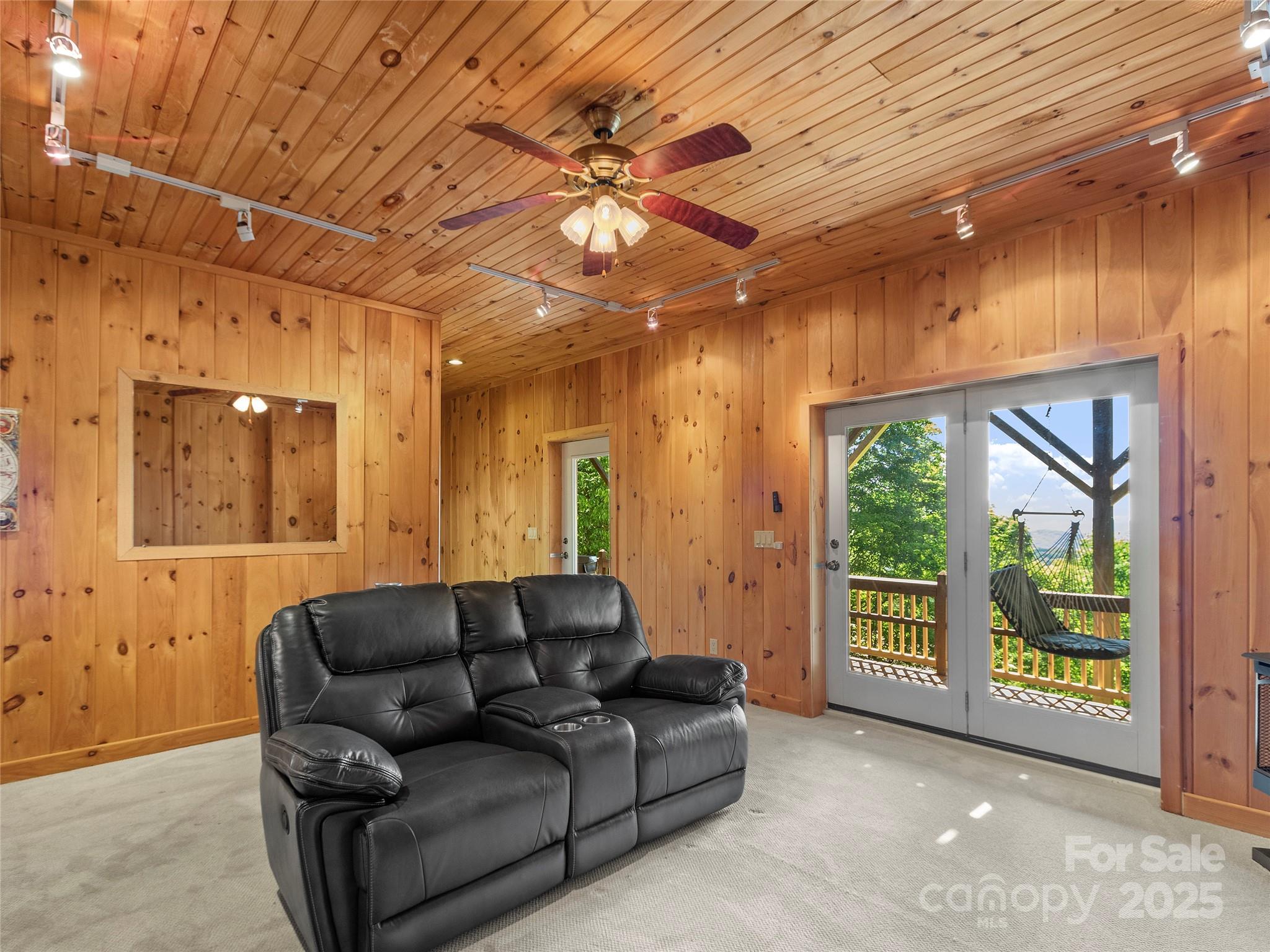 Wolf Laurel - Residential