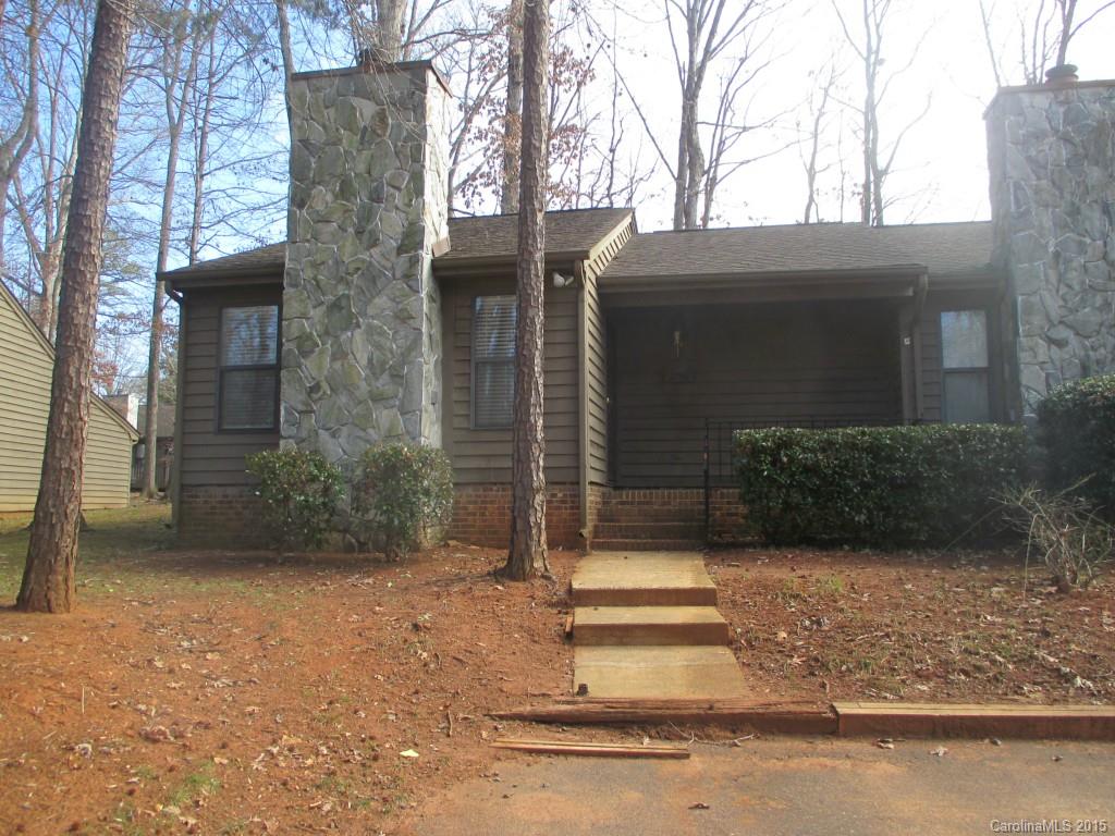 Easy Living In Quiet Wooded Setting. Rare 1 Bedroom. New Patio.Tenant in Place Till 8/31/2015